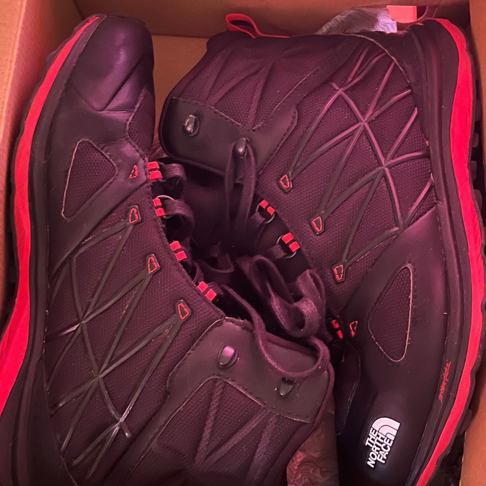 The North face size 9 men’s boot. Great condition